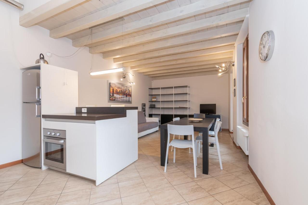 Trilocale Rua Sovera 85 - F&L Aparment Brescia Exterior photo