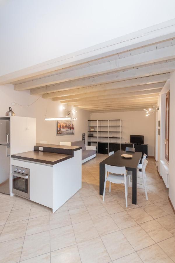 Trilocale Rua Sovera 85 - F&L Aparment Brescia Exterior photo